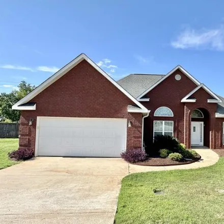 Rent this 3 bed house on 486 Hatcher Road in Warner Robins, GA 31088
