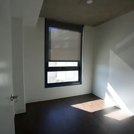 Image 6 - Clark Junction Tower, 924 West School Street, Chicago, IL 60657, USA - Apartment for rent