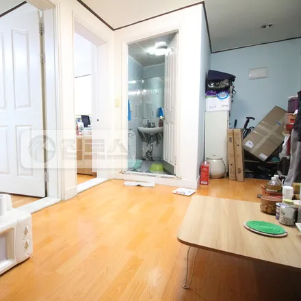 Rent this 2 bed apartment on 서울특별시 강남구 역삼동 827-57