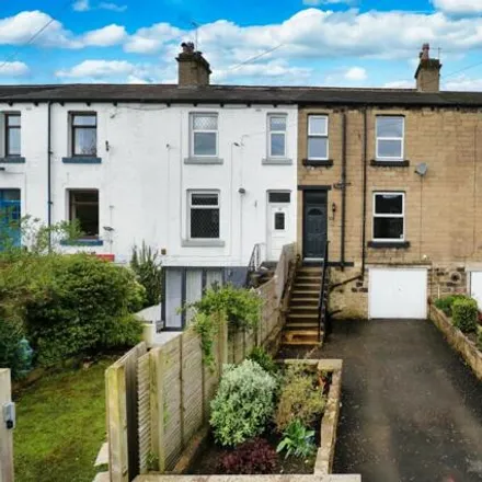 Buy this 2 bed townhouse on 10 Oaklands Avenue in Farsley, LS13 1LH