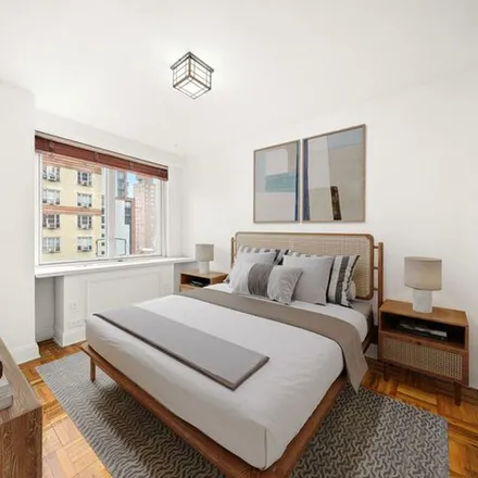 Image 3 - Gramercy East, 301 East 22nd Street, New York, NY 10010, USA - Apartment for rent