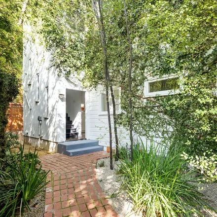 Image 2 - 536 East Rustic Road, Los Angeles, CA 90402, USA - House for sale