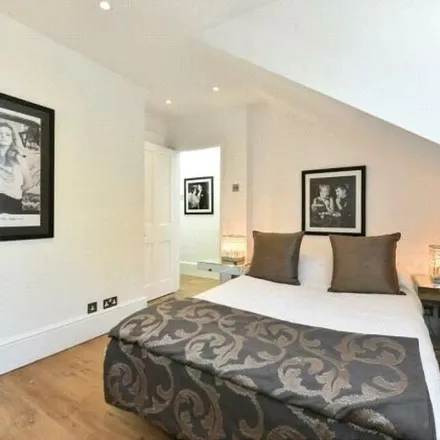 Rent this 2 bed apartment on 33 Egerton Gardens in London, SW3 2EP