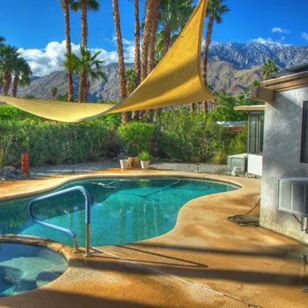 Image 3 - 1355 East Gem Circle, Palm Springs, CA 92262, USA - House for sale
