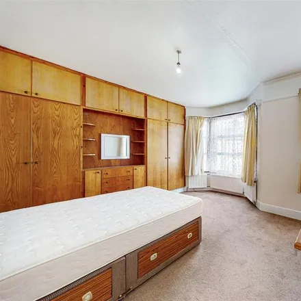 Image 4 - 15 Mostyn Gardens, London, NW10 5QU, United Kingdom - Townhouse for rent