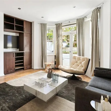 Image 5 - 8 St Quintin Avenue, London, W10 6PA, United Kingdom - Townhouse for rent