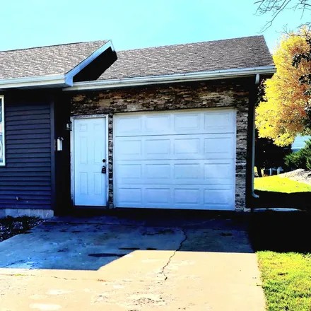 Buy this 2 bed house on 123 West 10th Street in Kaukauna, WI 54130