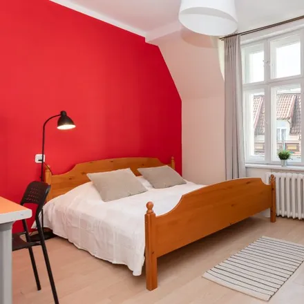 Rent this 4 bed room on Józefa Czyżewskiego 4 in 81-706 Sopot, Poland