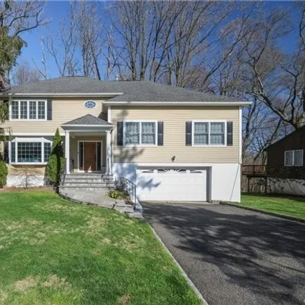 Image 1 - 93 Runyon Place, Wilmot Woods, Village of Scarsdale, NY 10583, USA - House for sale