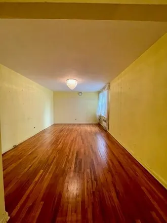 Image 7 - 3101 Ocean Parkway, New York, NY 11235, USA - Condo for sale