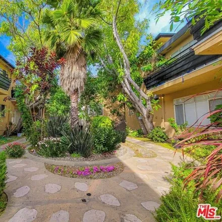 Image 4 - 1287 Daniels Drive, Los Angeles, CA 90035, USA - House for sale