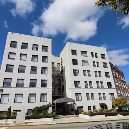 Rent this 2 bed apartment on John F. Kennedy Boulevard East in North Bergen, NJ 07093