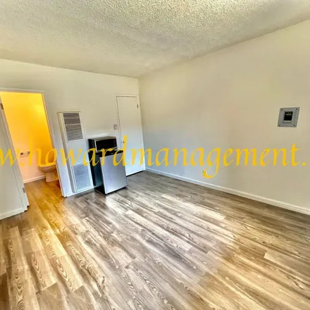 Image 5 - 10000 Culver Boulevard, Culver City, CA 90232, USA - Apartment for rent