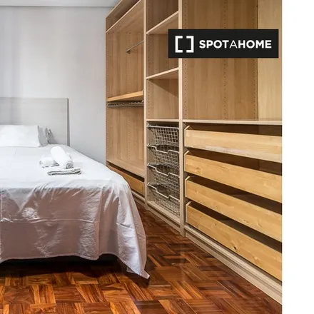 Rent this 4 bed room on Madrid in El Albero, Calle Fuente del Berro