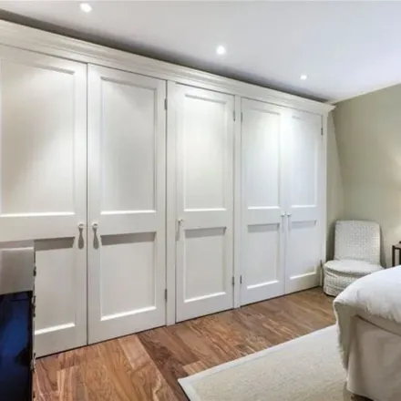 Image 3 - Lyall Mews, London, SW1X 8DJ, United Kingdom - Apartment for rent