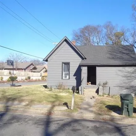 Buy this studio house on 600 West 32nd Street in Hot Springs Junction, Little Rock