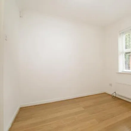 Image 3 - Chelsea Gardens, Harlow, CM17 9RY, United Kingdom - House for rent