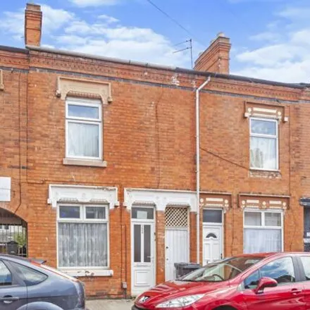 Buy this 4 bed townhouse on Asfordby Street in Leicester, LE5 3QF