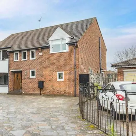 Buy this 6 bed house on 27 Post Meadow in Iver Heath, SL0 0DU