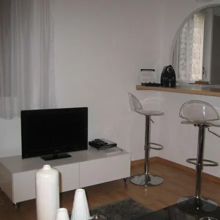 Image 2 - Rue du Valentin 62C, 1018 Lausanne, Switzerland - Apartment for rent