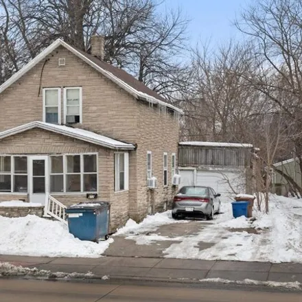 Buy this 4 bed house on 637 3rd Street in Menasha, WI 54952