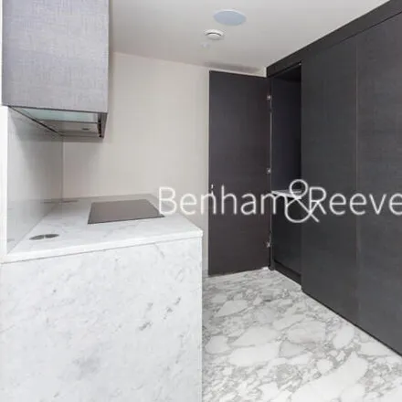 Image 2 - Chelsea Creek Tower, Park Street, London, SW6 2QF, United Kingdom - Room for rent