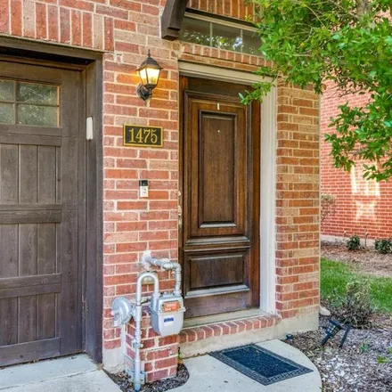 Image 2 - 1475 Chase Lane, Irving, TX 75063, USA - Townhouse for sale