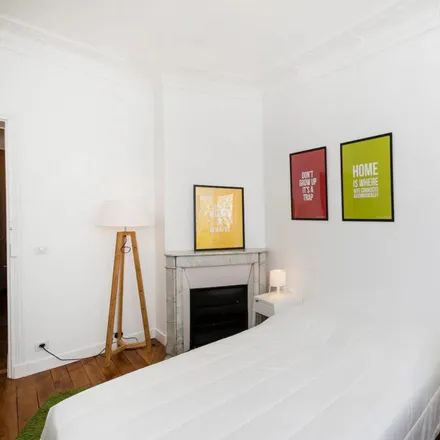 Image 4 - 48 Rue du Hameau, 75015 Paris, France - Room for rent