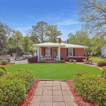 Buy this 3 bed house on 416 South Macon Street in Jesup, GA 31545