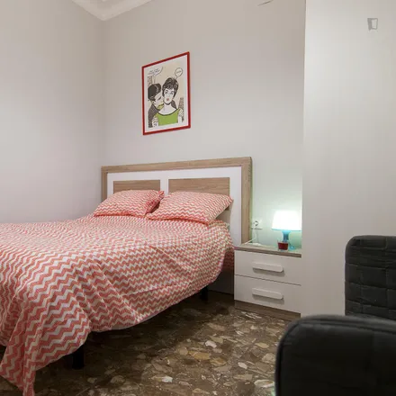 Rent this 5 bed room on Carrer dels Centelles in 52, 46006 Valencia