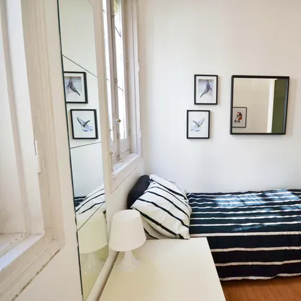 Rent this 11 bed room on Calle de las Fuentes in 10, 28013 Madrid