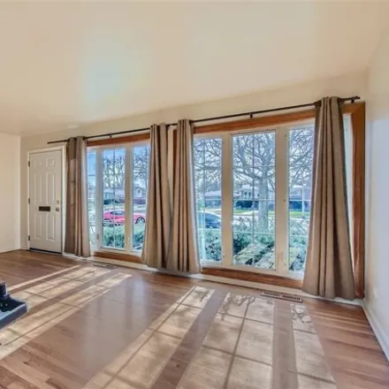 Image 2 - 1224 East 85th Place, Chicago, IL 60619, USA - House for sale