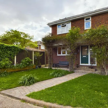 Buy this 4 bed house on Thisselt Road in Canvey Island, SS8 9AY