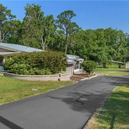 Buy this 3 bed house on 3051 West Cypress Drive in Citrus County, FL 34433