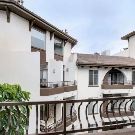 Rent this 3 bed apartment on 6189 Blackburn Avenue in Los Angeles, CA 90036