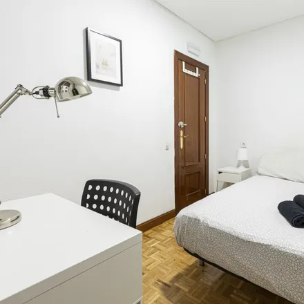 Image 5 - Calle del Poeta Joan Maragall, 54, 28020 Madrid, Spain - Room for rent
