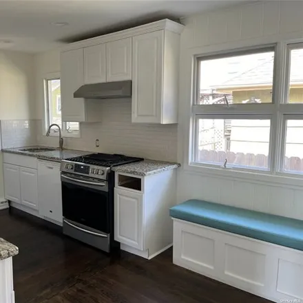 Rent this 3 bed house on 200 Buchanan Street in Huntington Beach, Centerport
