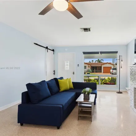 Image 2 - 405 Southeast 3rd Terrace, Dania Beach, FL 33004, USA - House for rent