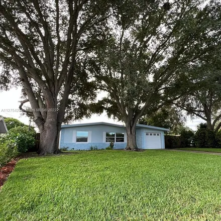 Image 2 - 14154 Page Avenue, Largo, FL 33774, USA - House for sale