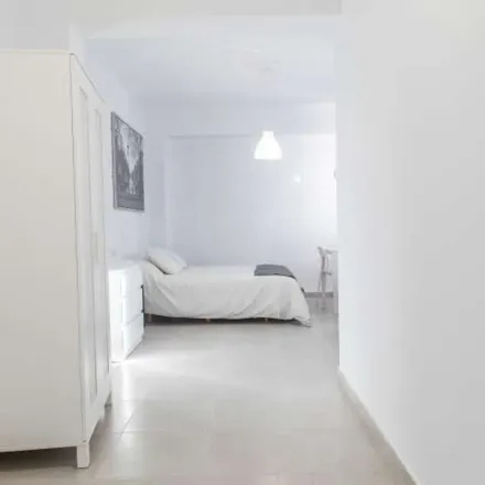 Image 4 - Carrer de Vicent Brull, 86, 46011 Valencia, Spain - Apartment for rent