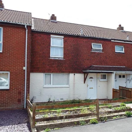 Rent this 3 bed house on Woburn Way in Eastbourne, BN22 0UX