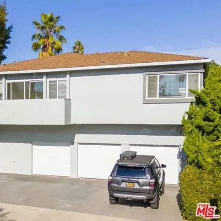 Buy this 13 bed house on 1026 6th Court in Santa Monica, CA 90403