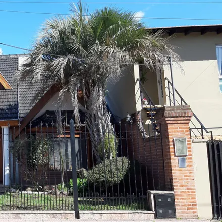 Buy this studio house on Maestra Rocha Montarse 902 in Partido de Morón, El Palomar