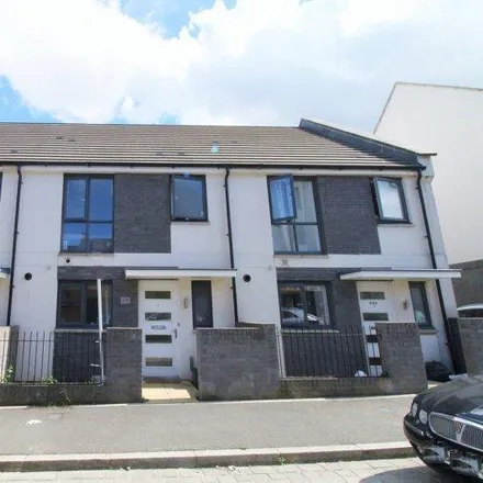 Rent this 3 bed townhouse on 245 Eighteen Acre Drive in Patchway, BS34 5DE