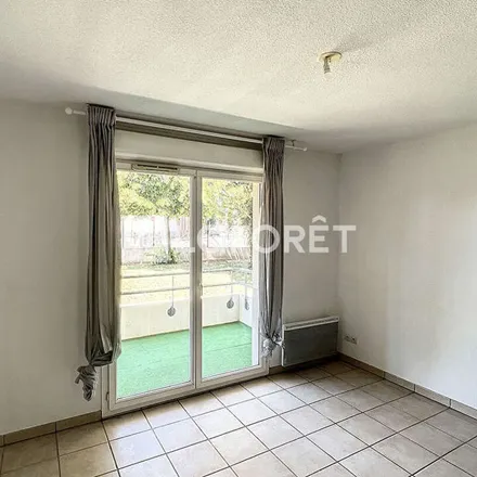 Rent this 2 bed apartment on Boulevard Roger Lazard in 13140 Miramas, France