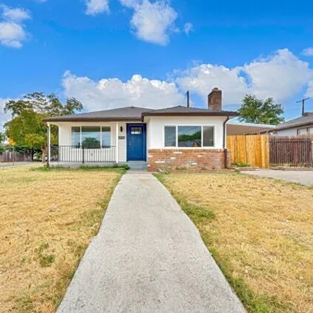 Buy this 3 bed house on 4901 48th St in Sacramento, California