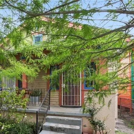 Image 1 - 8327 Green Street, New Orleans, LA 70118, USA - House for sale