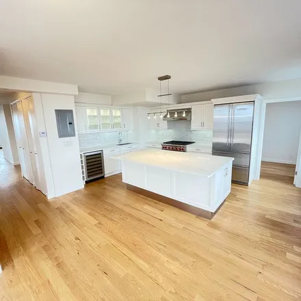 Rent this 4 bed apartment on Bank of America in 2380 Broadway, New York