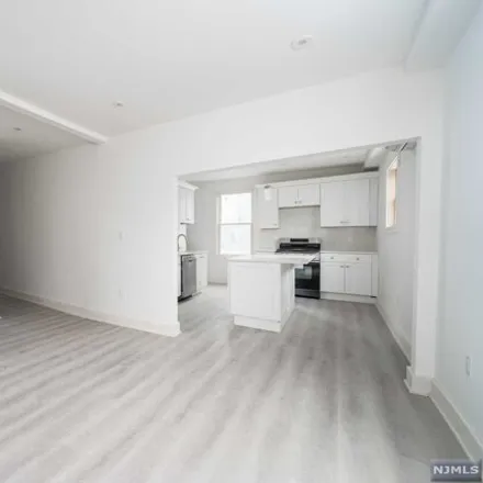 Image 4 - Hummus Elite, 39 East Palisade Avenue, Englewood, NJ 07632, USA - Apartment for rent