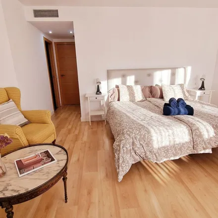 Rent this 4 bed apartment on Casa Tollin in Calle Málaga, 14003 Córdoba